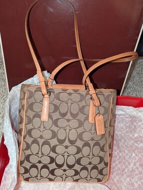 Vintage 2000 Signature Coach Bag, EXCELLENT Condition No wear